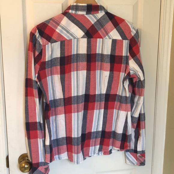 Aritzia TNA Classic fit plaid flannel button down - Picture 5 of 6